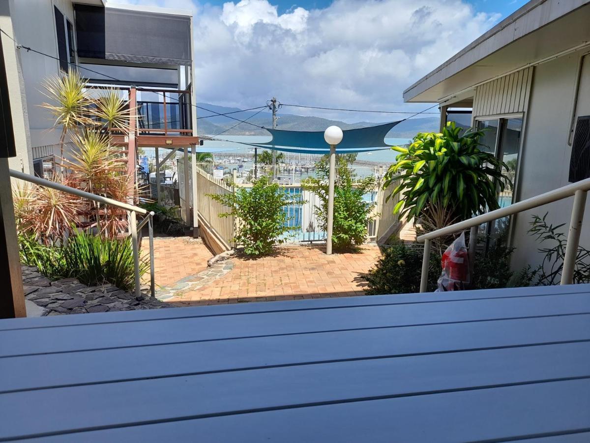 Airlie Apartments Airlie Beach Ngoại thất bức ảnh