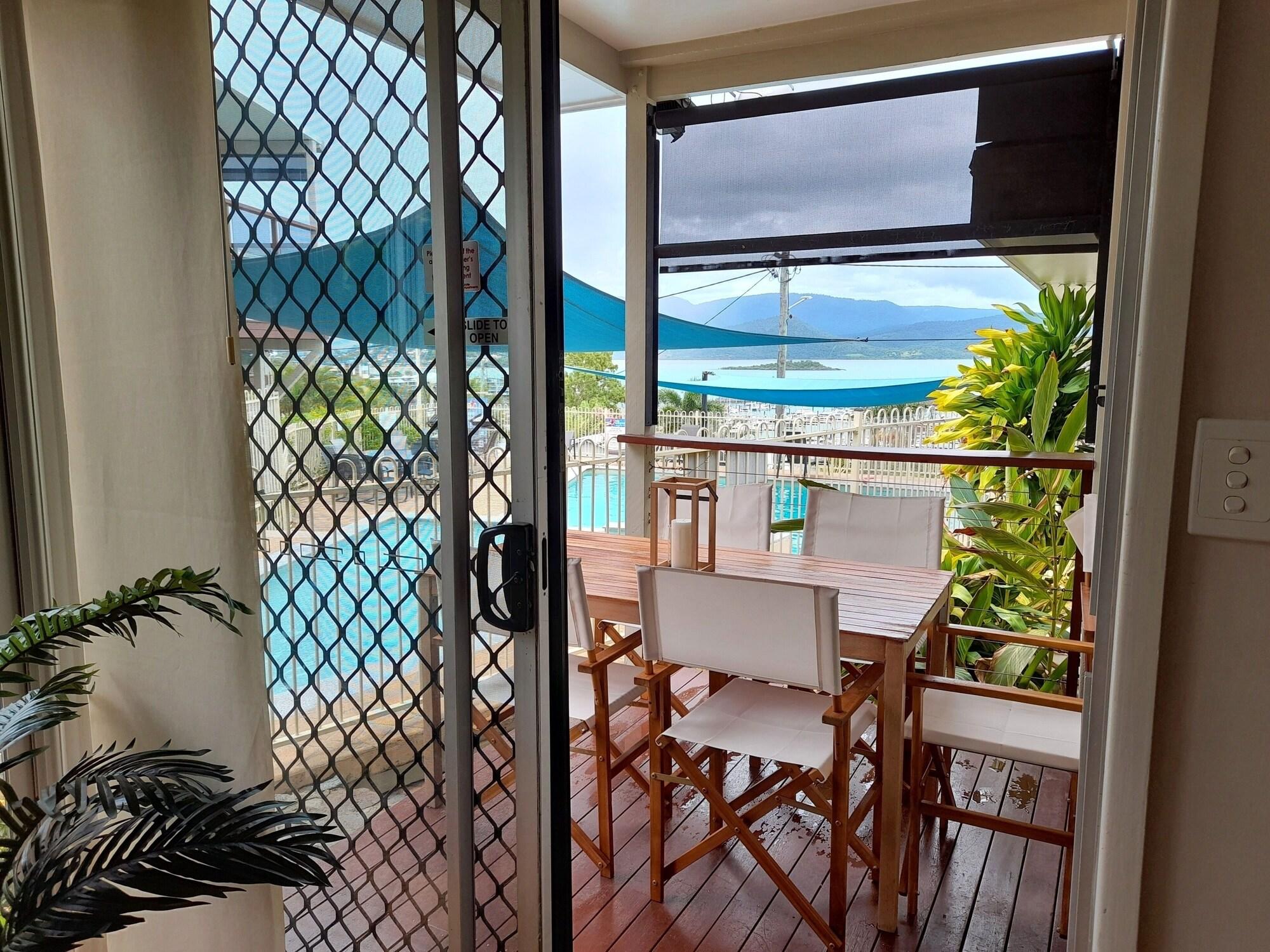 Airlie Apartments Airlie Beach Ngoại thất bức ảnh